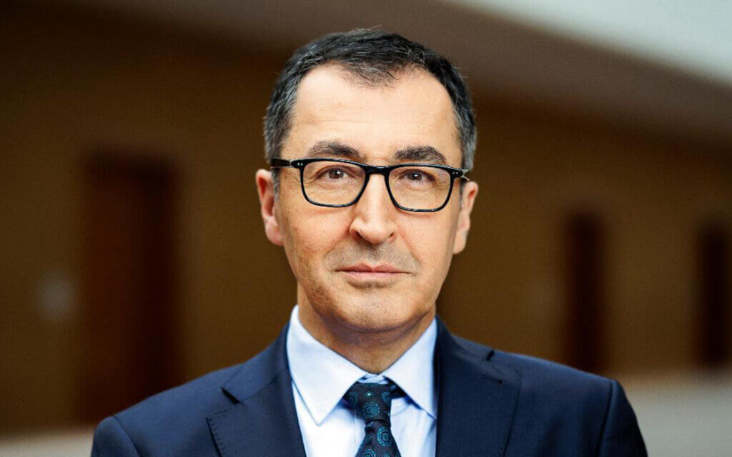 Bundesbildungsminister Cem Özdemir ist Schirmherr der Studien- und Ausbildungsmesse Stuzubi © BMEL/Janine Schmitz/Photothek