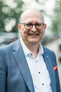 Stefan Düll, Präsident des Deutschen Lehrerverbands, im Interview zu KI an der Schule