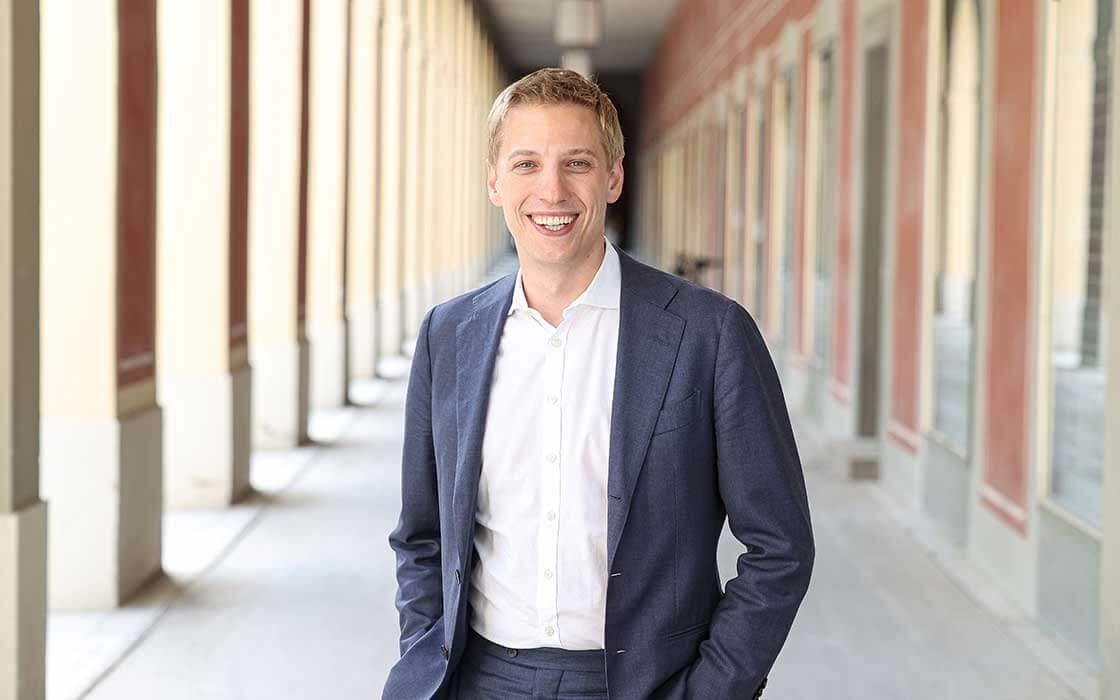 "Münchens Oberbürgermeister Dominik Krause ist Schirmherr der Berufsorientierungsmesse Stuzubi © Michael Nagy / Presseamt der Landeshauptstadt München" Münchens Oberbürgermeister Dominik Krause ist Schirmherr der Berufsorientierungsmesse Stuzubi © Michael Nagy / Presseamt der Landeshauptstadt München